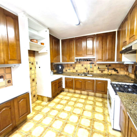 Casa Térrea à venda com 5 quartos, sendo 3 suítes, em Granja Julieta, São Paulo, SP