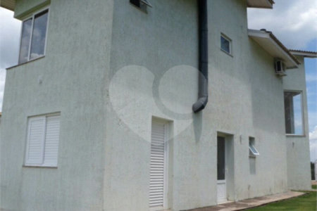 Casa à venda com 4 quartos, sendo 2 suítes, em Pinhal, Jarinu, SP