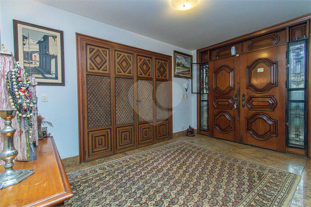 Sobrado à venda com 5 quartos, sendo 2 suítes,  em Granja Julieta, São Paulo, SP