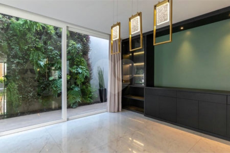 Casa à venda com 4 suítes no condomínio Hípica Garden, São Paulo - SP