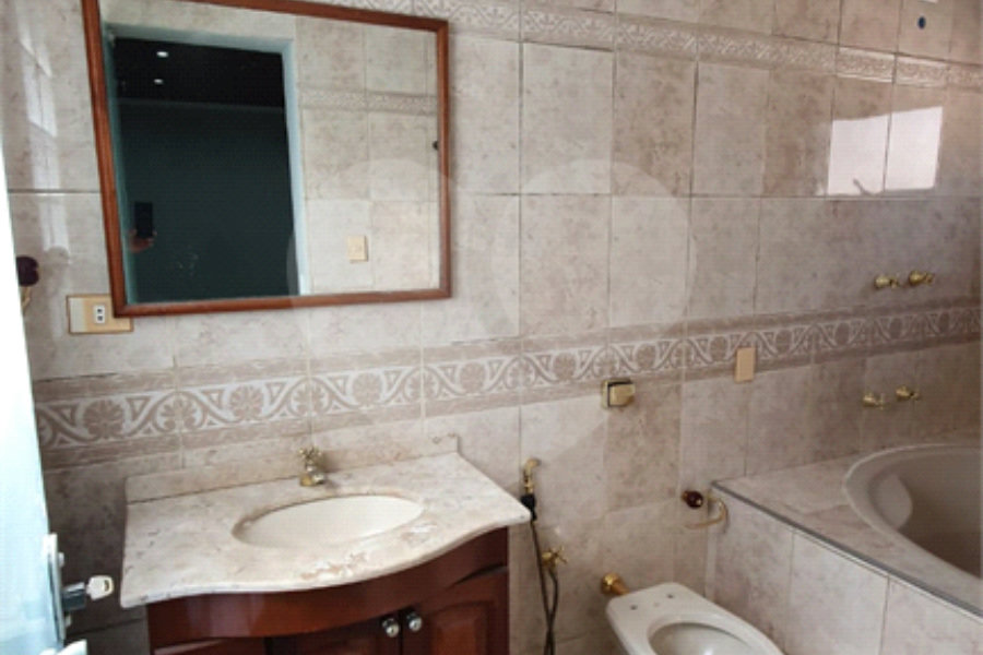 Sobrado à venda com 3 quartos, sendo 1 suíte,  em Horto, São Paulo, SP