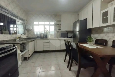 Casa à venda com 3 suítes em Ponte Grande, Guarulhos, SP
