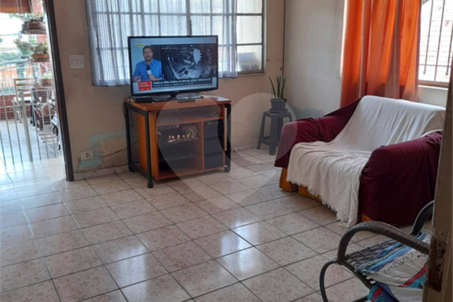 Sobrado à venda com 3 quartos, sendo 1 suíte, em Tremembé, São Paulo, SP