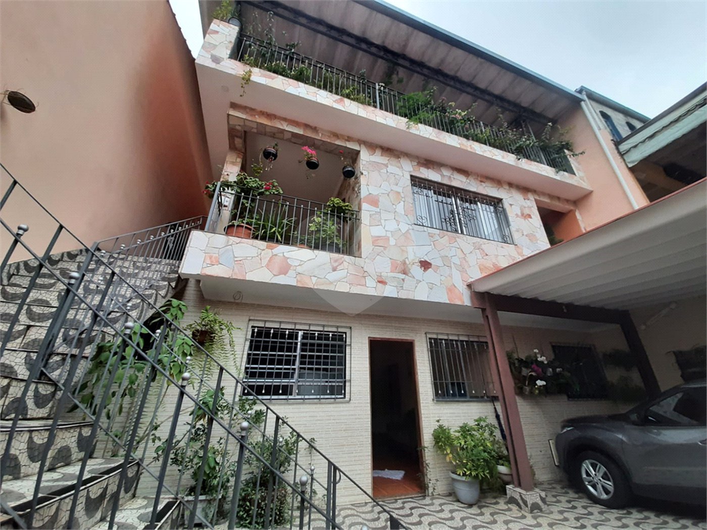 Sobrado à venda com 3 quartos, sendo 1 suíte, em Jardim Peri, São Paulo, SP