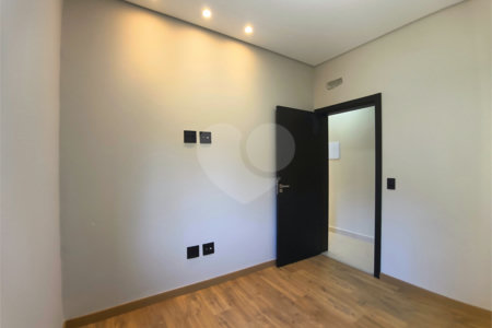 Casa à venda com 2 quartos, sendo 1 suíte, no condomínio Terras de São Francisco, Sorocaba - SP