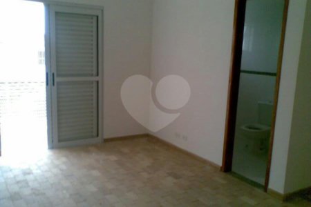 Sobrado à venda com 4 quartos, sendo 2 suítes, em Vila Sônia, São Paulo, SP