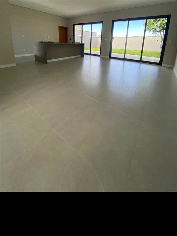 Casa à venda com 3 suítes no condomínio Parque das Camélias, Jundiaí - SP