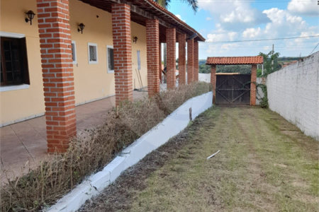 Chácara à venda com 3 quartos, sendo 1 suíte, no Centro, Porangaba, SP