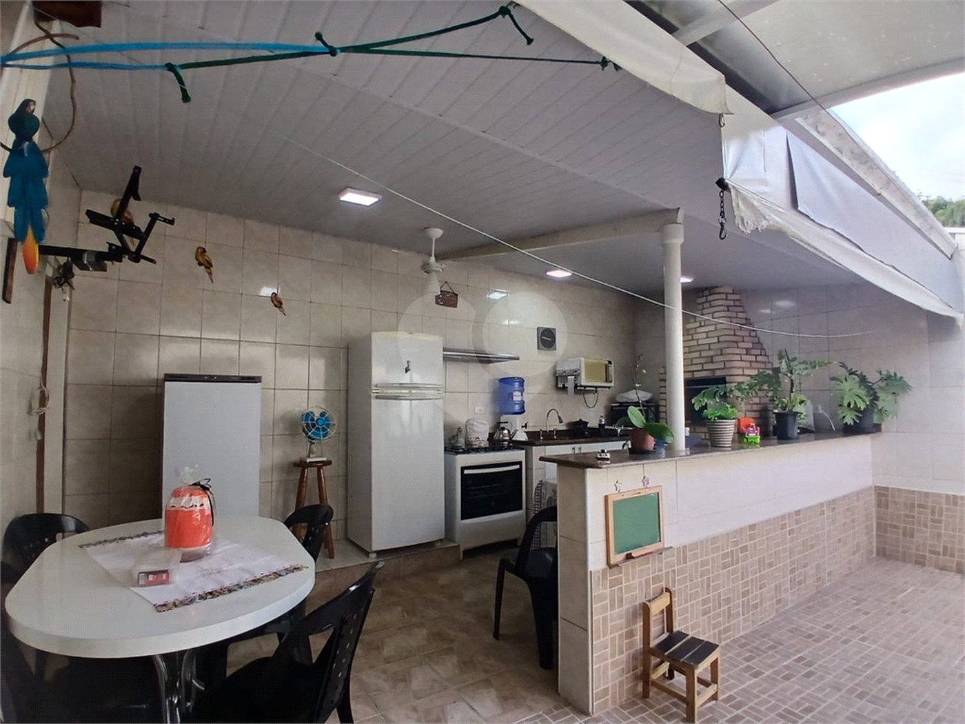 Casa à venda com 3 quartos, sendo 1 suíte,  em Esplanada Mendes Moraes, São Roque, SP