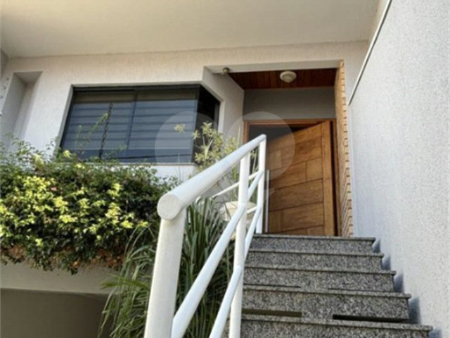 Sobrado à venda com 4 quartos, sendo 1 suíte,  em Vila Floresta, Santo André, SP