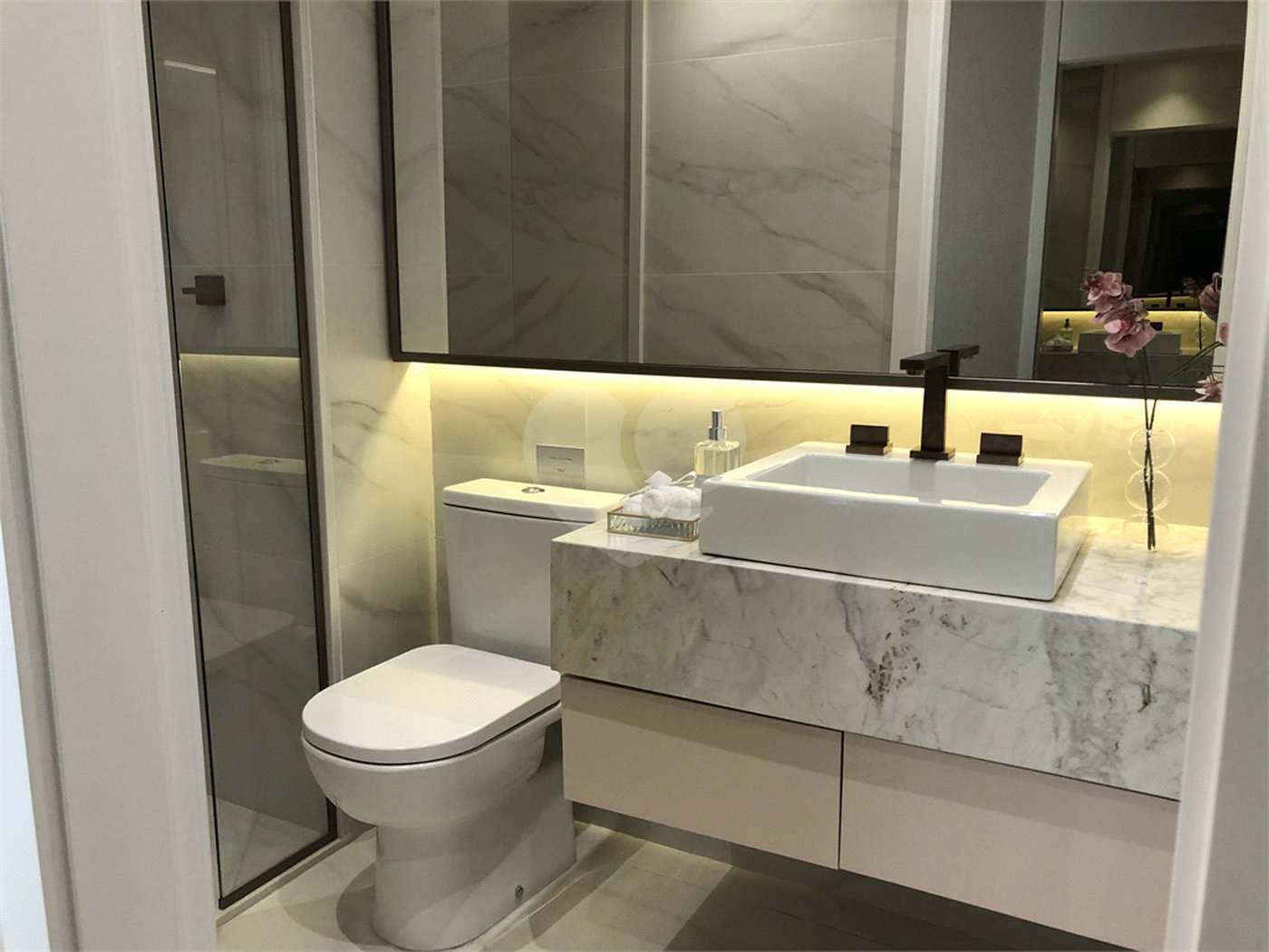 Apartamento à venda com 5 quartos, sendo 4 suítes, em Pinheiros, São Paulo, SP