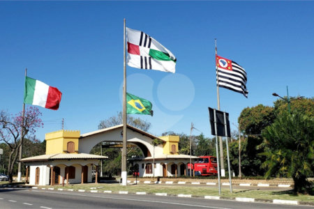 Casa à venda com 3 suítes no condomínio Campo de Toscana, Vinhedo - SP