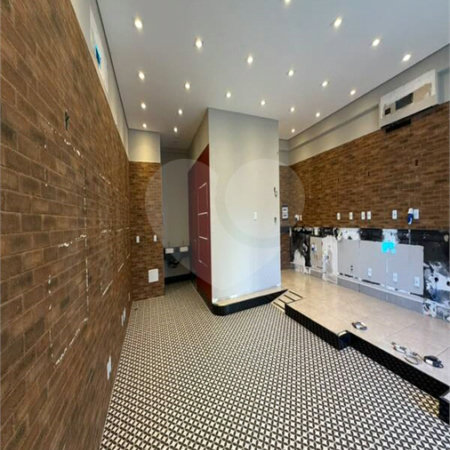 SALÃO COMERCIAL PARA LOCAÇÃO EM INDAIATUBA SP! - Av. Pres. Kennedy! - Salão comercial de 89,64 m² no térreo do Edifício Granada une modernidade, conforto e a melhor localização de Indaiatuba. Destaques do Imóvel: - Espaço Amplo: Salão principal com excelente iluminação natural. - Infraestrutura:
