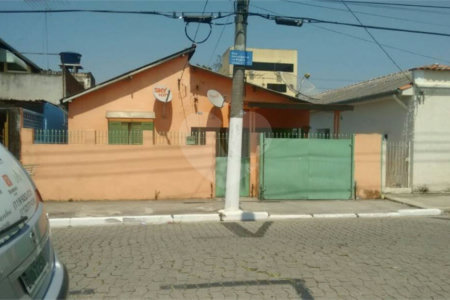 Casa à venda com 2 quartos no Centro, Poá, SP