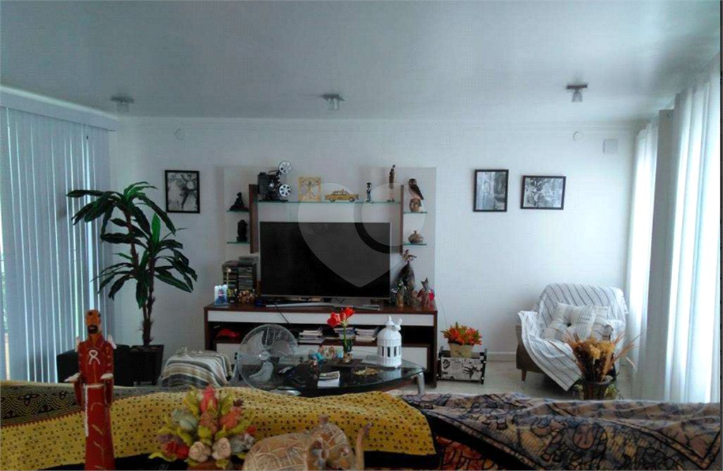 Sobrado à venda com 3 quartos, sendo 1 suíte, em Tremembé, São Paulo, SP