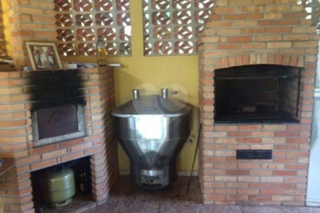 Casa à venda com 6 quartos, sendo 4 suítes, no condomínio Cond Riacho Fundo, Araçoiaba da Serra - SP