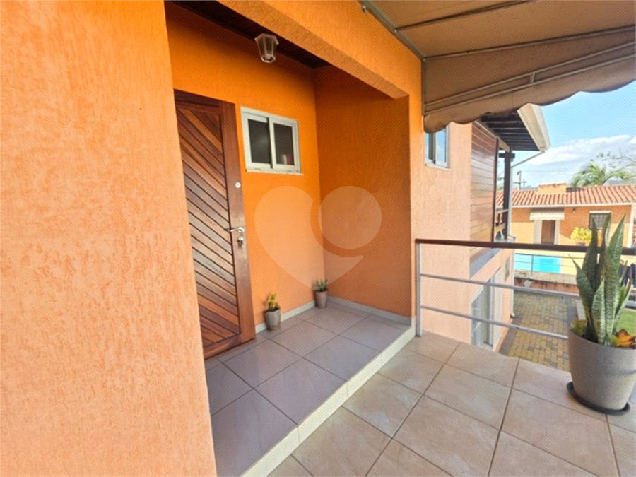 Casa à venda com 3 quartos, sendo 1 suíte, no condomínio Estância Marambaia, Vinhedo - SP