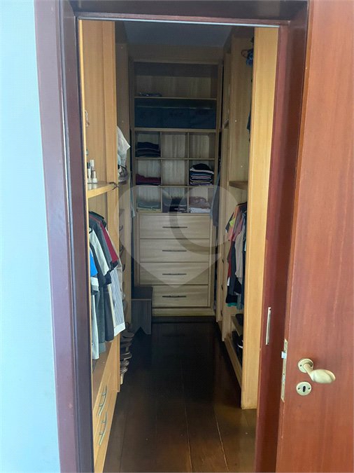 Sobrado à venda com 3 quartos, sendo 1 suíte, em Jardim Regina, Indaiatuba, SP