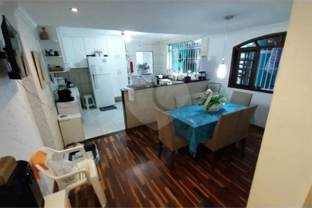 Sobrado à venda com 4 quartos, sendo 1 suíte, em Vila Prel, São Paulo, SP