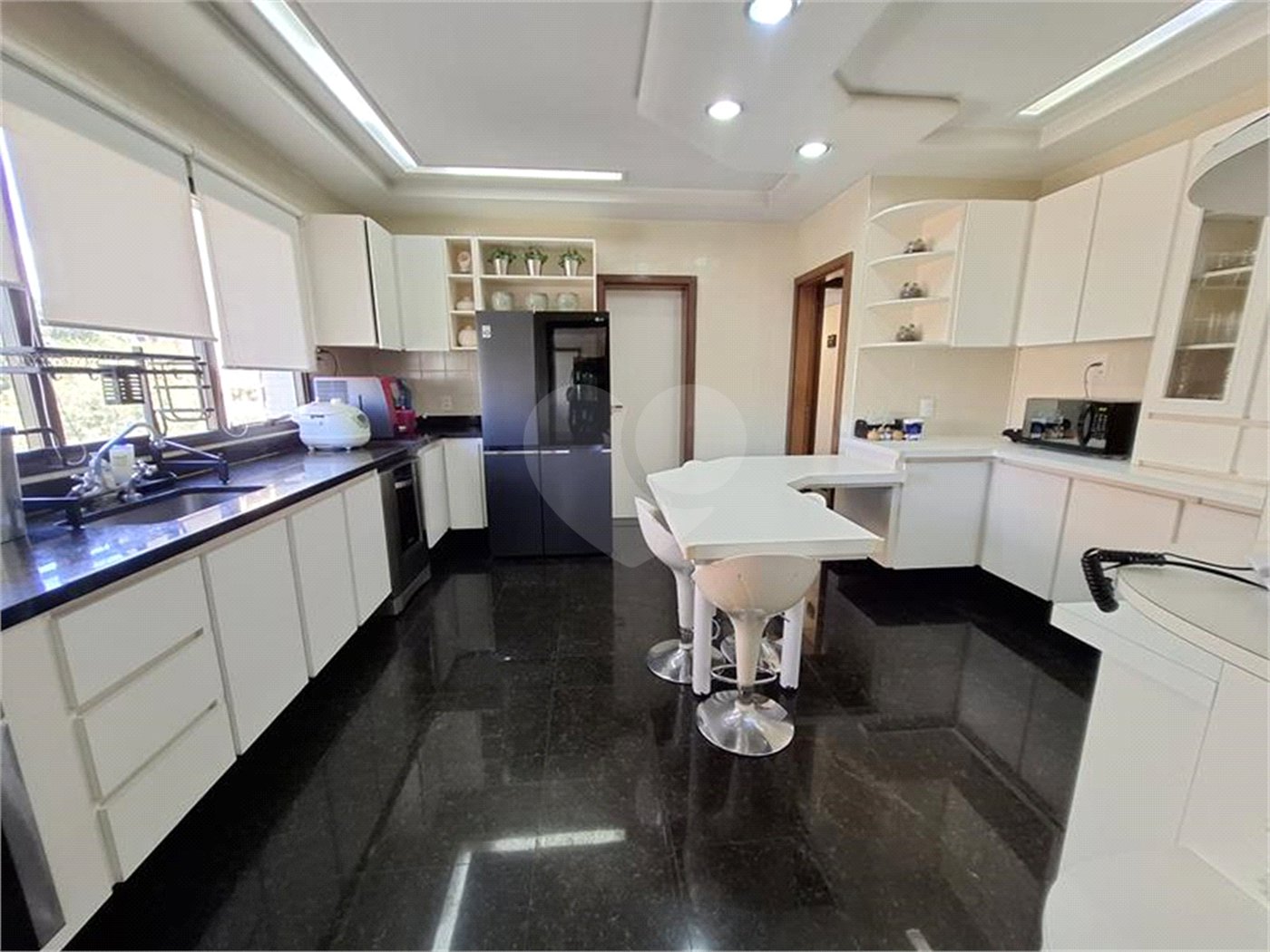 Apartamento, a venda, com 300m² de área privativa, 4 suítes, 4 vagas - Santana / SP