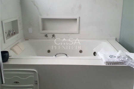 Sobrado à venda com 3 suítes em Vila Trujillo, Sorocaba, SP