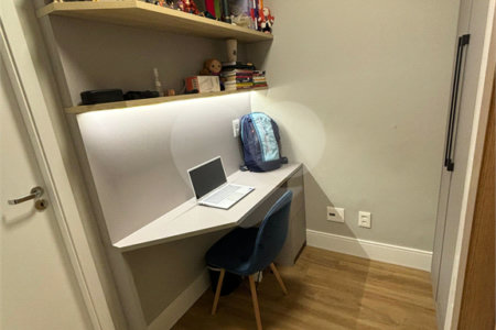 Apartamento à venda com 2 suítes em Vila Anastácio, São Paulo, SP