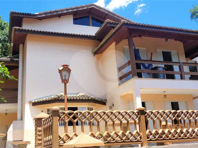 Casa à venda com 4 suítes no condomínio Sausalito, Mairiporã - SP