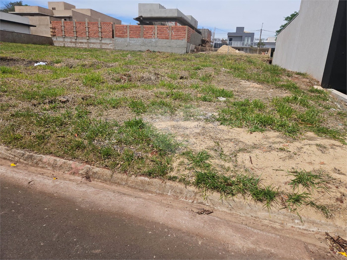 Terreno à venda no condomínio Bela Vitta, Araraquara - SP