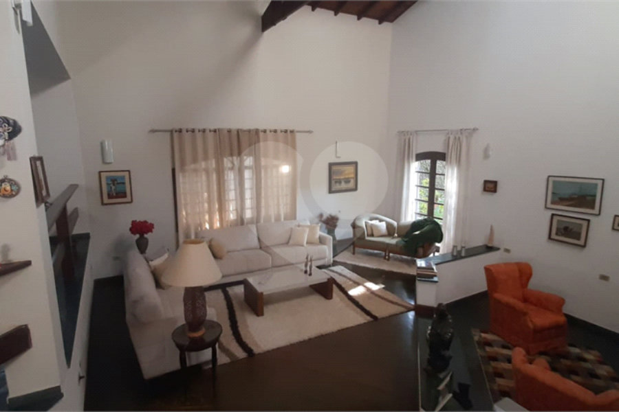 Casa à venda com 3 quartos, sendo 1 suíte, no condomínio Sausalito, Mairiporã - SP