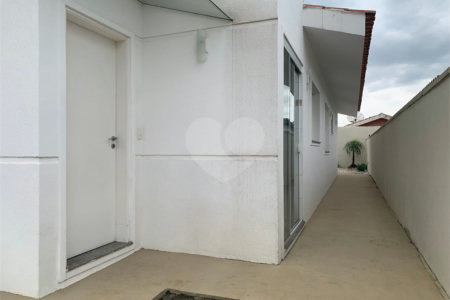 Casa à venda com 3 quartos, sendo 1 suíte, no condomínio Marf Iii- Fase III, Bom Jesus dos Perdões - SP