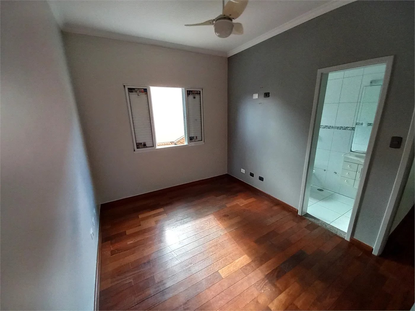 Sobrado à venda com 3 quartos, sendo 1 suíte, em Lar São Paulo, São Paulo, SP