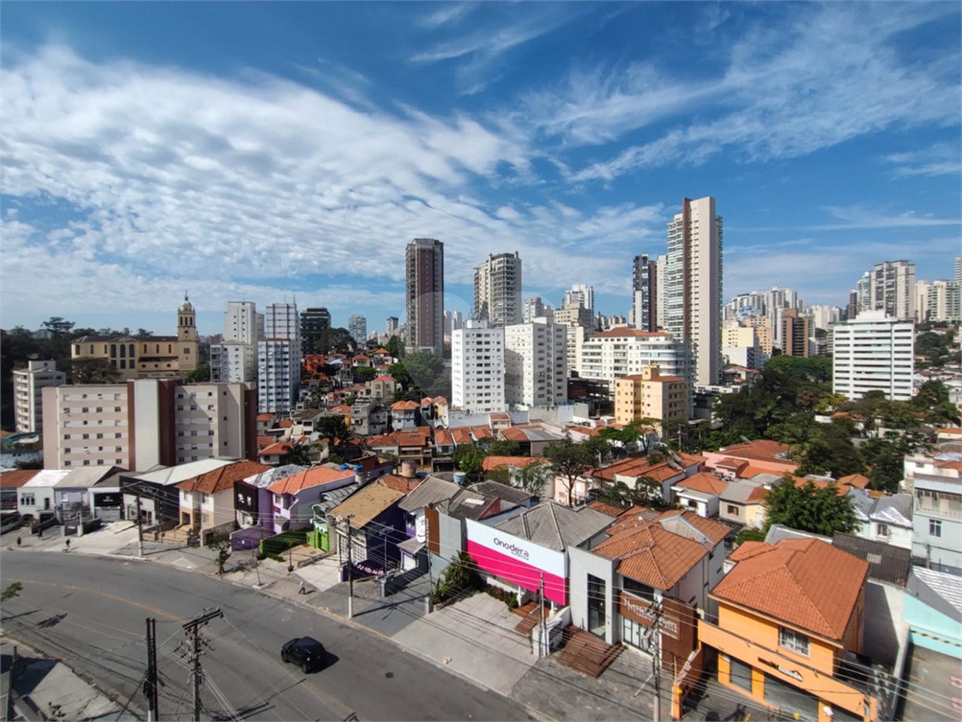 Apartamento para venda e locação na Aclimação de 108m² com 2 dormitórios e 2 banheiros, varanda
