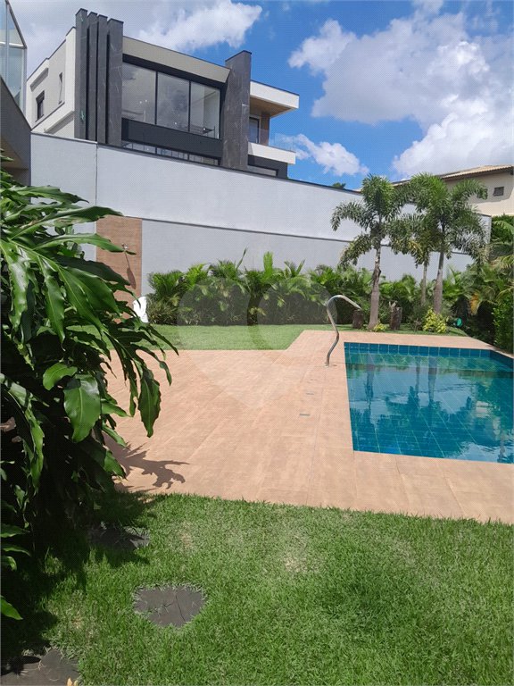 Casa à venda com 3 suítes em Moinho Velho, Cotia, SP