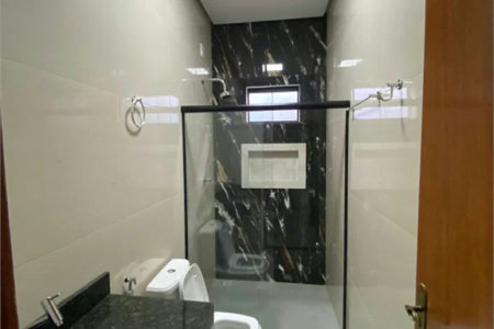 Casa à venda com 3 quartos, sendo 1 suíte, em Catumbi, Balsas, MA