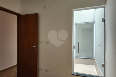 Sobrado à venda com 3 quartos, sendo 1 suíte,  em Vila Nivi, São Paulo, SP