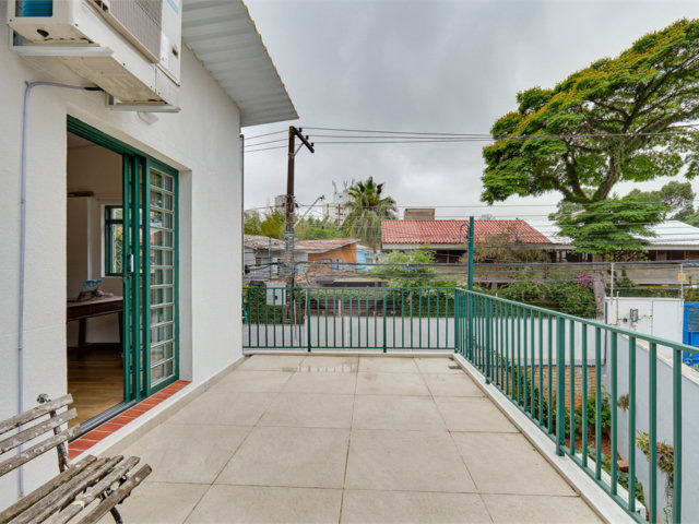 Casa para alugar com 5 quartos, sendo 3 suítes,  em Chácara Monte Alegre, São Paulo, SP