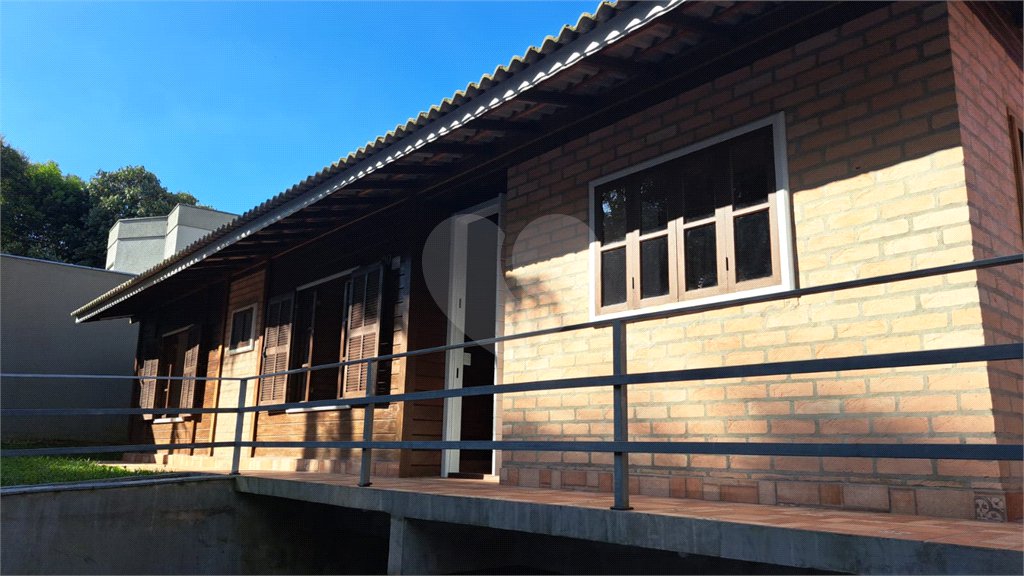 Casa à venda com 3 quartos, sendo 1 suíte, no condomínio Alpes da Cantareira, Mairiporã - SP