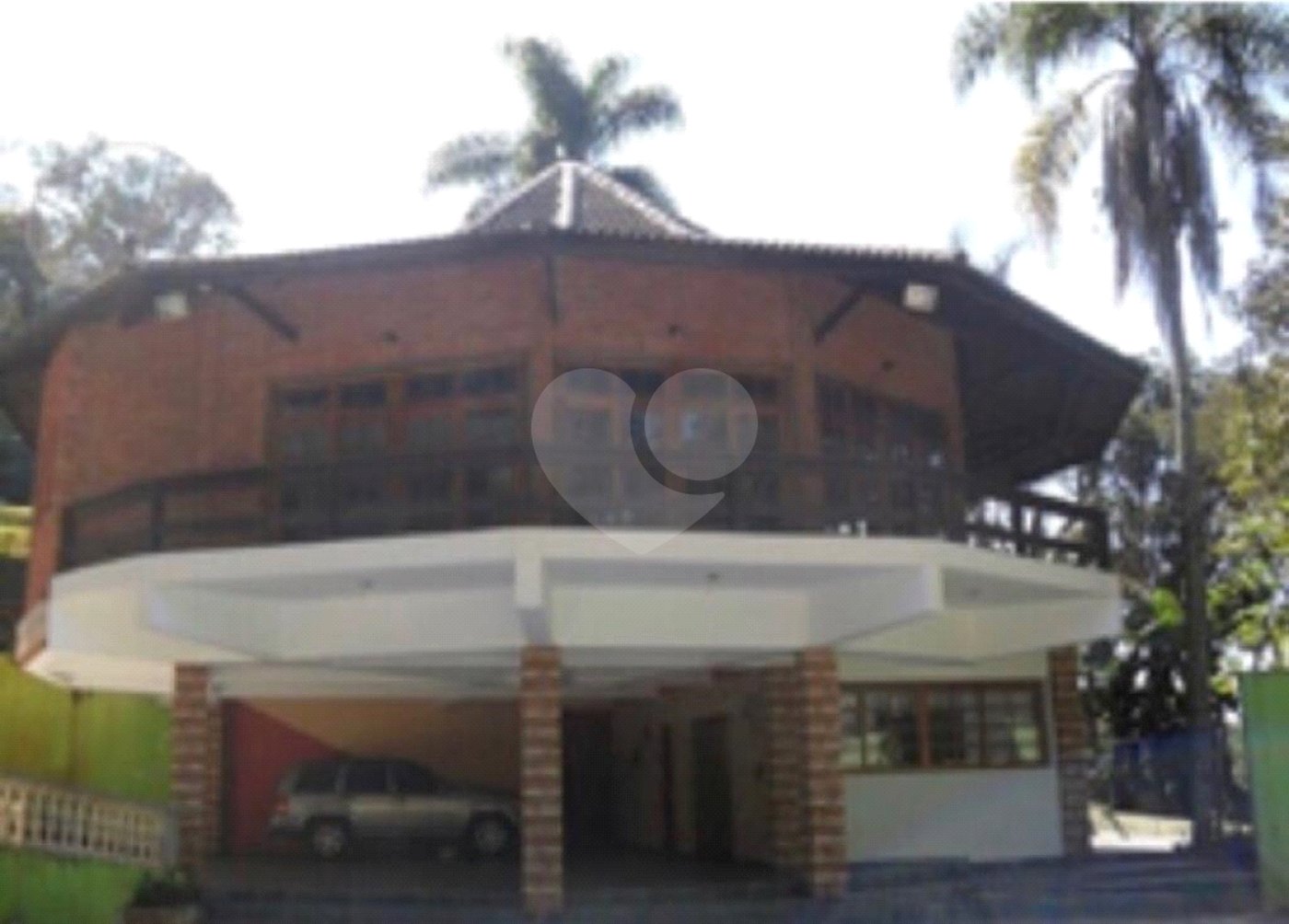 Sobrado à venda ou para alugar com 4 suítes em Serra da Cantareira, Mairiporã, SP