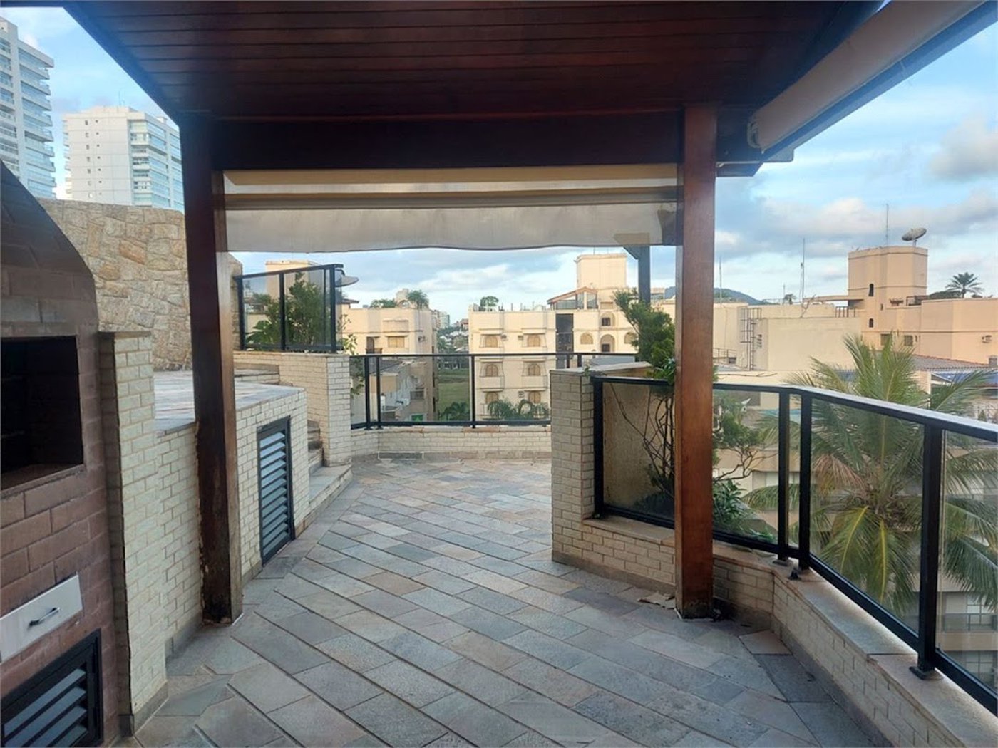 Apartamento Residencial à venda, Enseada, Guarujá - AP0517.