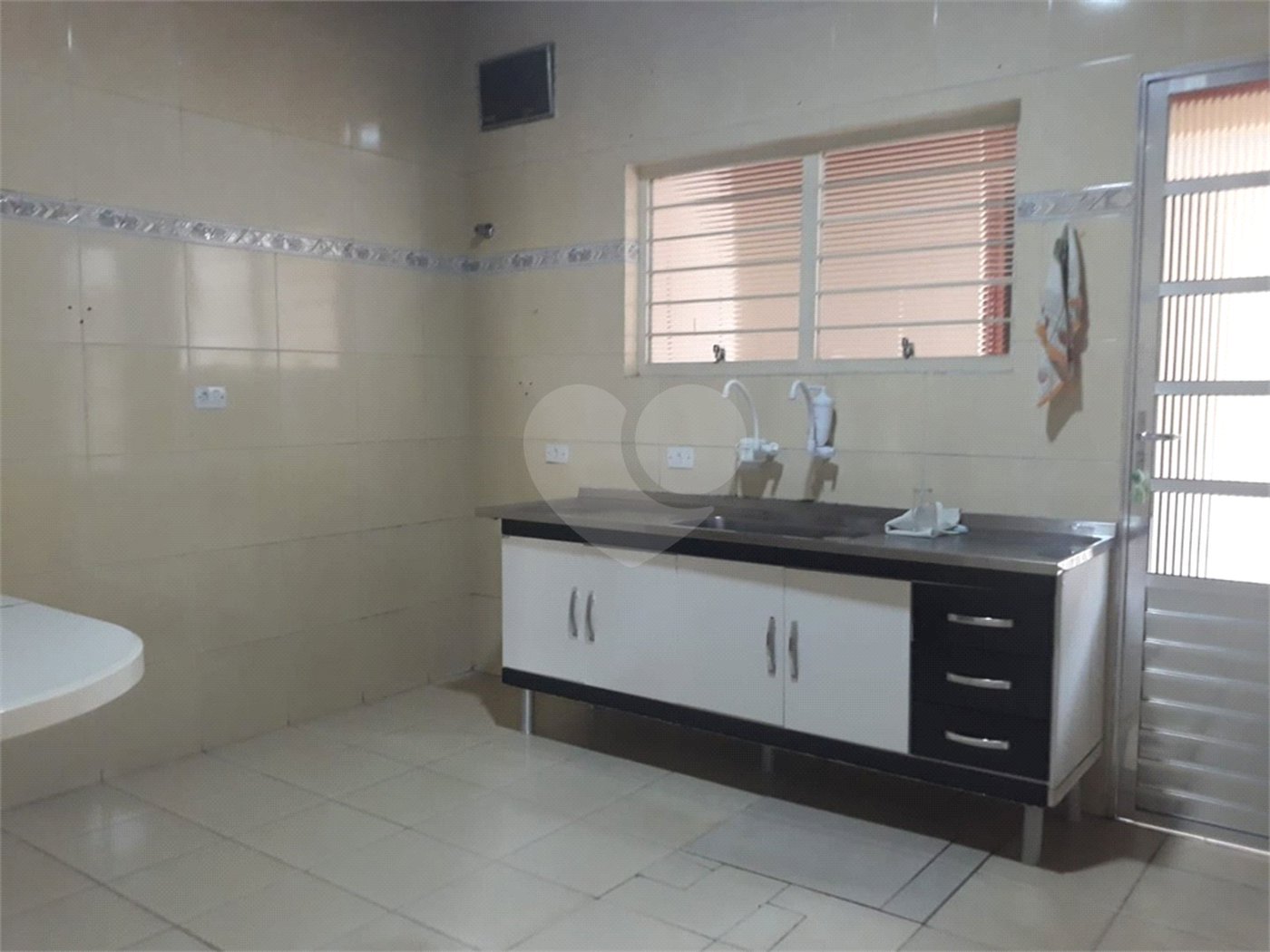 Casa à venda com 4 quartos, sendo 1 suíte, no Centro, São Roque, SP