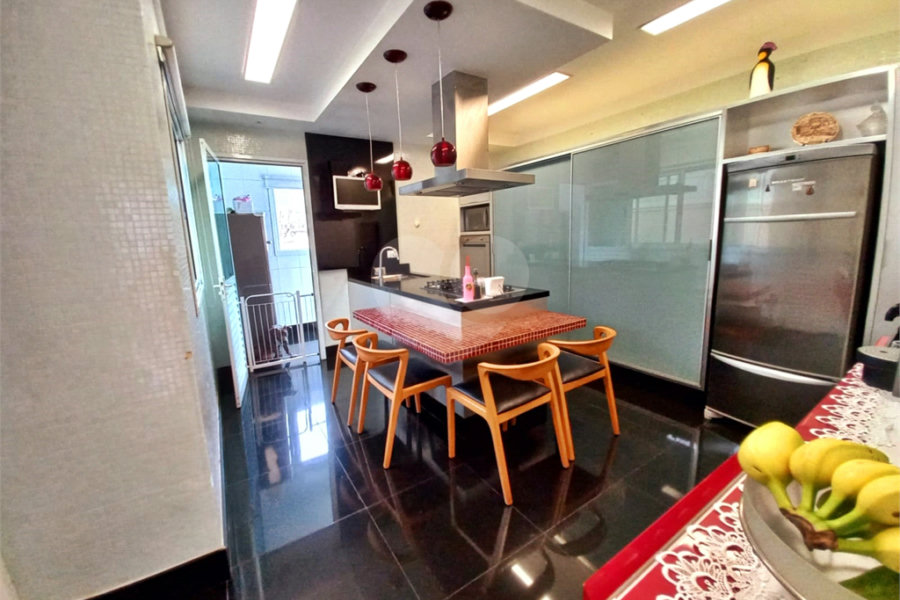 Casa à venda com 3 suítes no condomínio Maison Montparnasse, São Paulo - SP