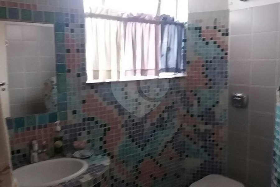 Casa à venda com 6 quartos, sendo 3 suítes, em Jardim São Bento, São Paulo, SP