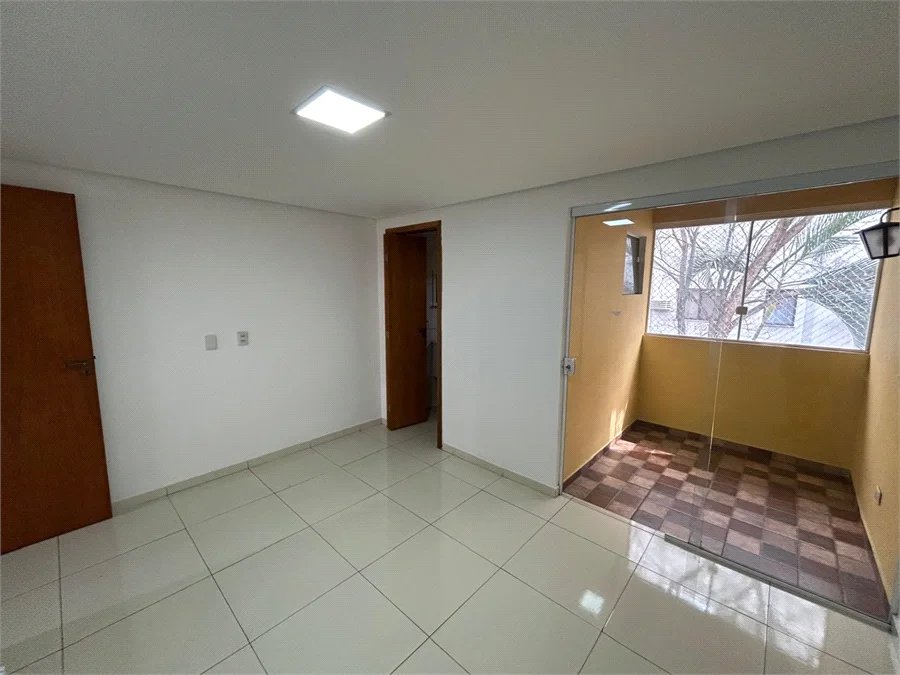 Casa de Vila para alugar com 4 suítes em Vila Romana, São Paulo, SP