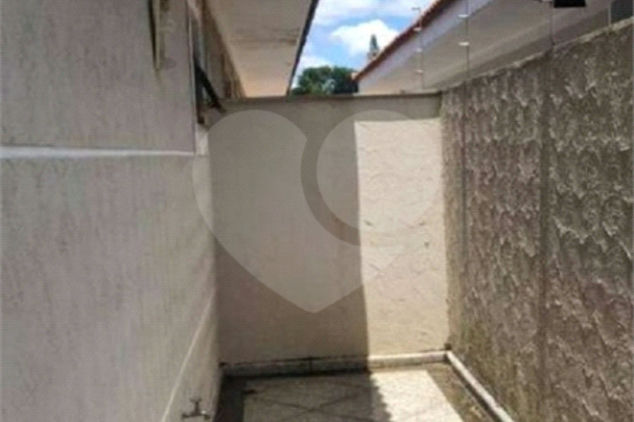 Sobrado à venda com 4 quartos, sendo 3 suítes, em Vila Irmãos Arnoni, São Paulo, SP