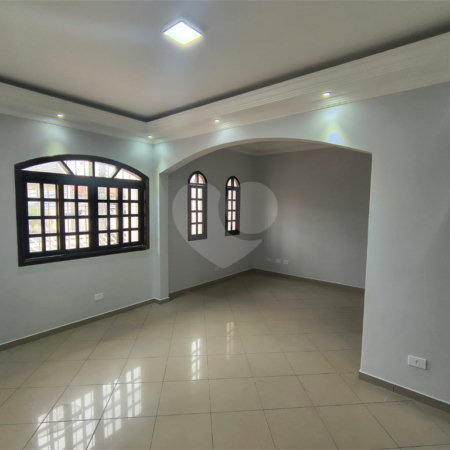 Sobrado à venda com 3 quartos, sendo 1 suíte, em Jardim D'abril, Osasco, SP