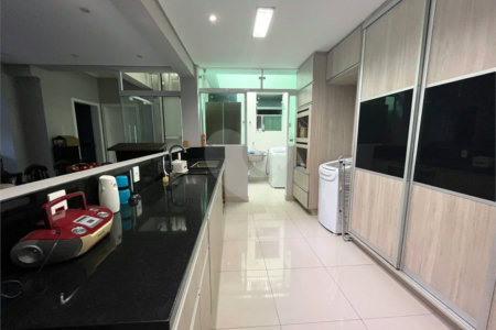 Sobrado à venda com 3 suítes em Vila Oratório, São Paulo, SP