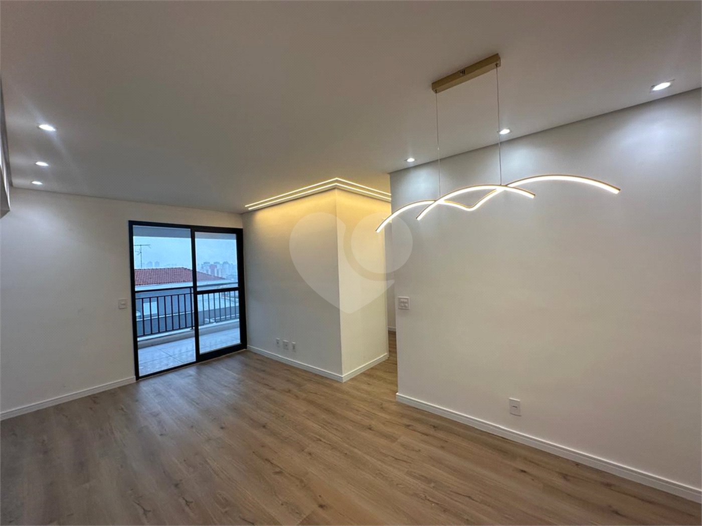 Apartamento à venda com 3 quartos, sendo 1 suíte,  em Chora Menino, São Paulo, SP