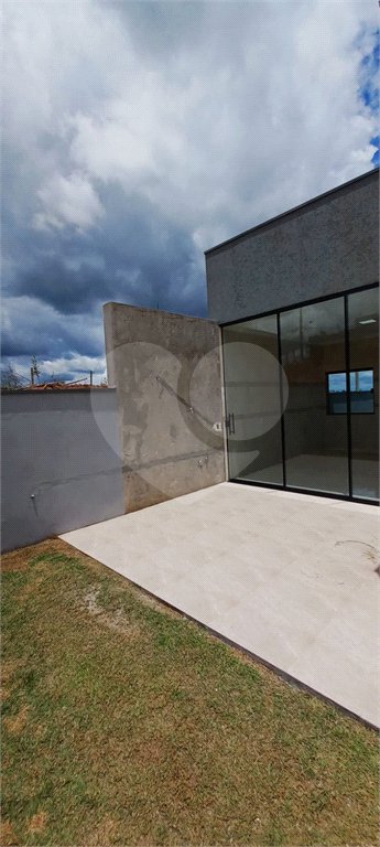 Casa à venda com 3 quartos, sendo 1 suíte, no condomínio Mosaico Essence, Mogi das Cruzes - SP