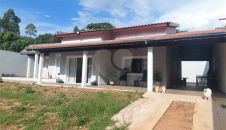 Casa à venda com 4 quartos, sendo 1 suíte, em Minas de Inhandjara, Itupeva, SP