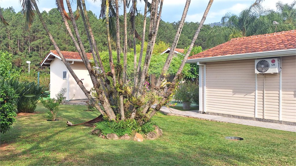 Casa à venda com 3 quartos, sendo 1 suíte, em Condomínio Flamboyant-b, Atibaia, SP